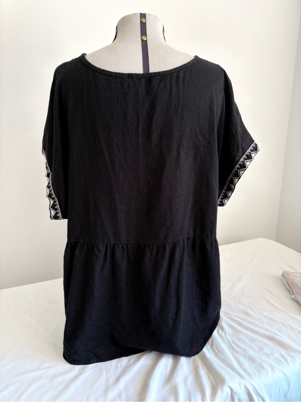 Linen Embroidered Top - Picture 4 of 7